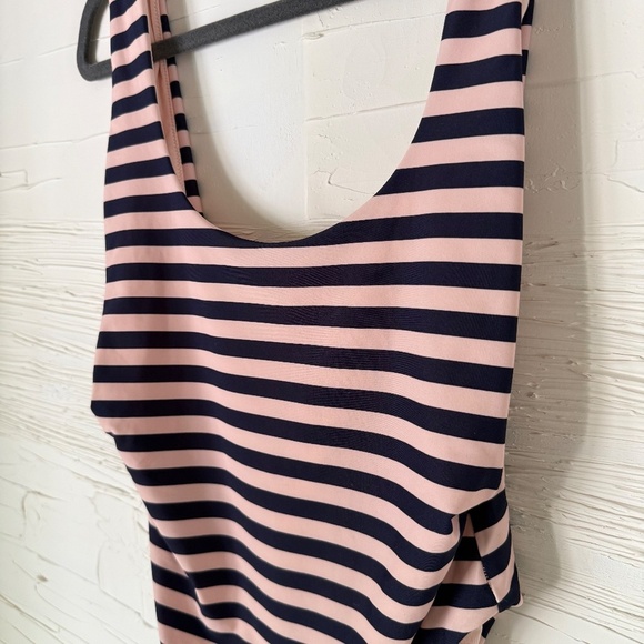 Aerie | L Striped Scoop Neck One-Piece Swimsuit - Picture 4 of 5